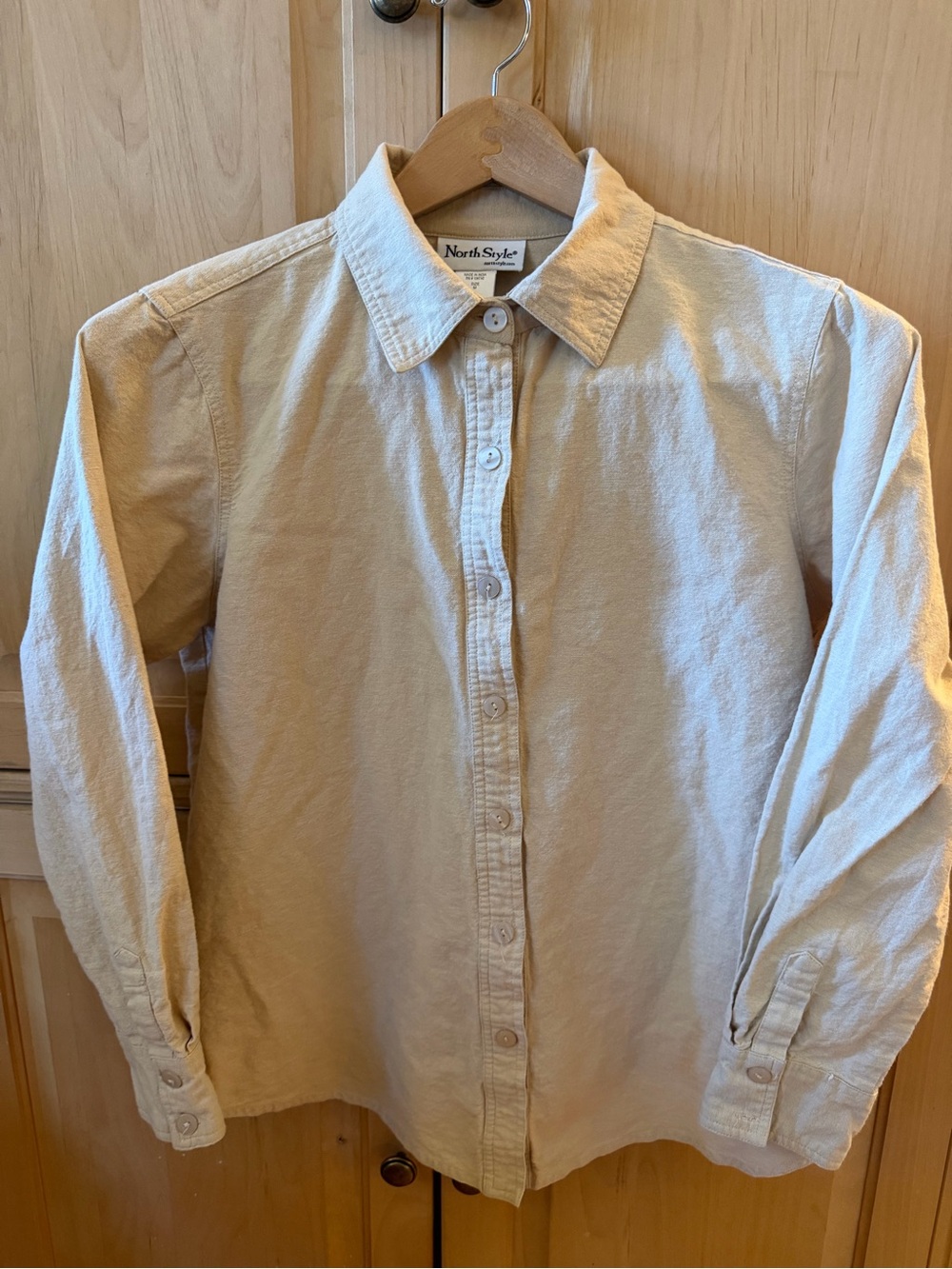 NorthStyle Long-Sleeve Button-Up Shirt in Beige